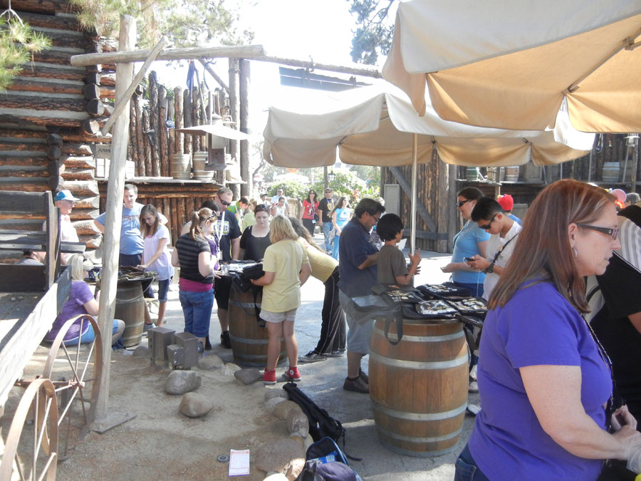 Disneyland Frontierland Streets